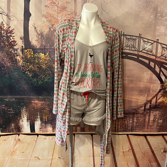 Festive Gray and Red Women's Sleepwear Set - Picture 9 of 12